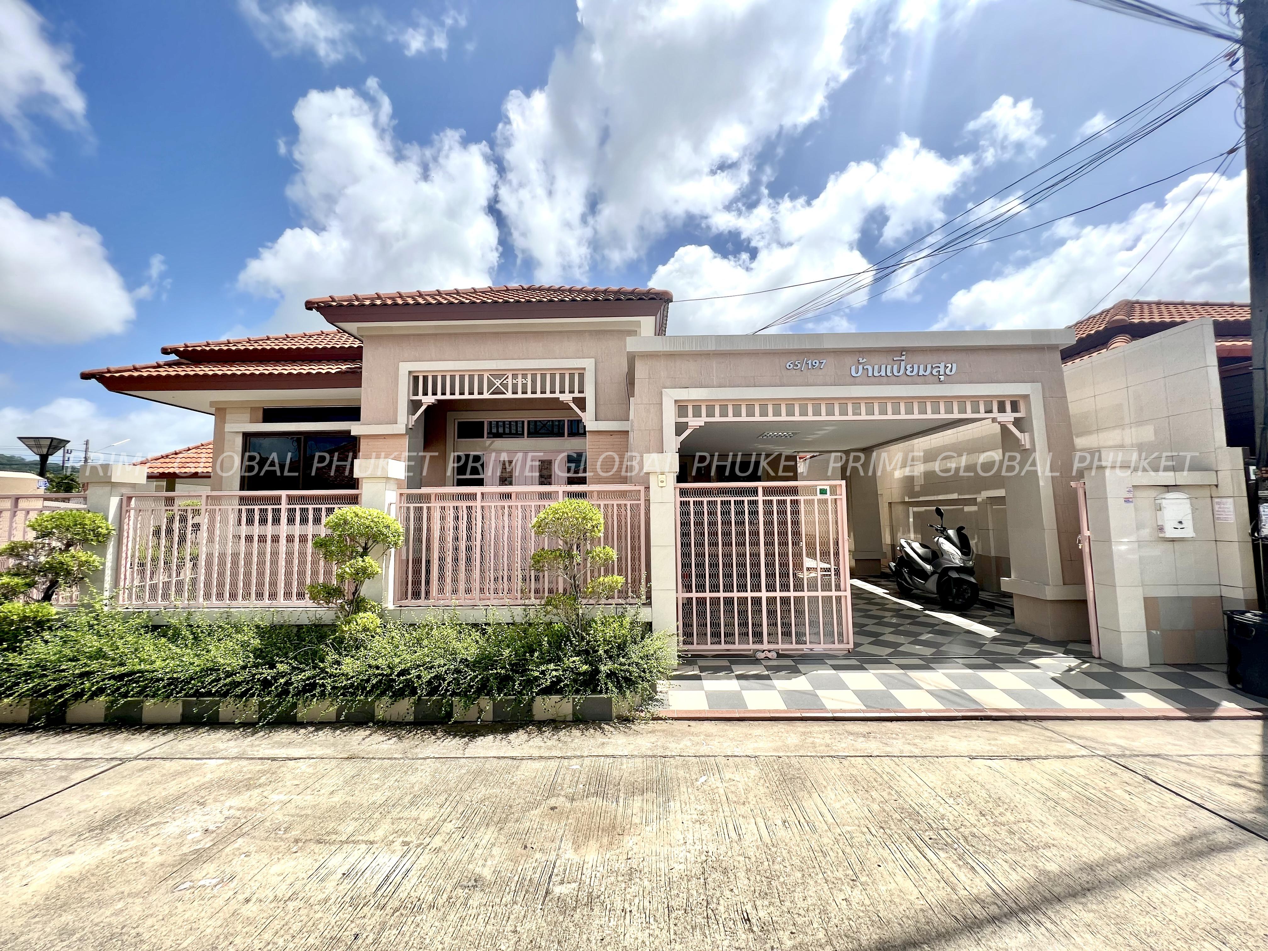3 Bedroom 2 Bathroom  House Rent in Chalong