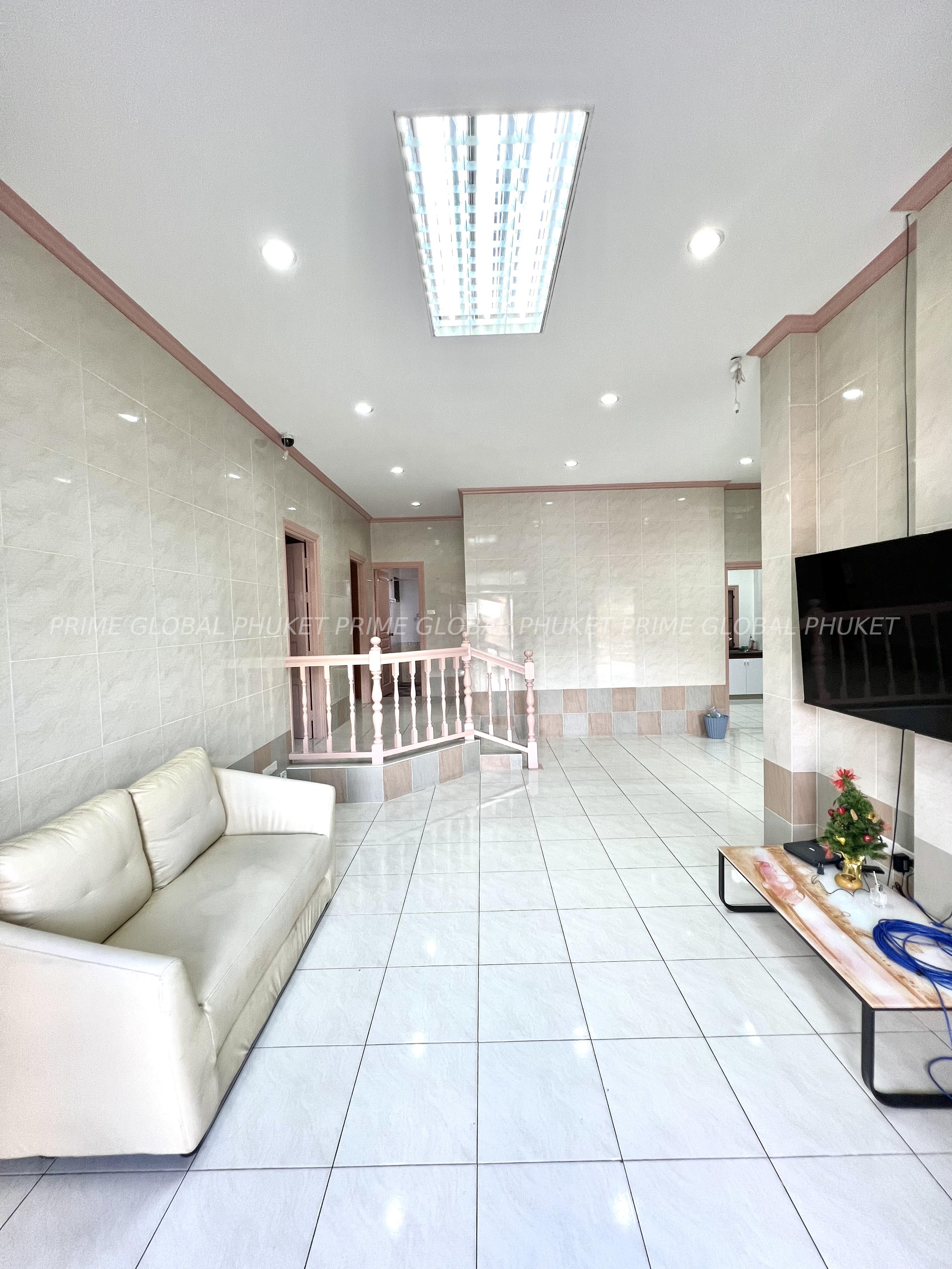 3 Bedroom 2 Bathroom  House Rent in Chalong