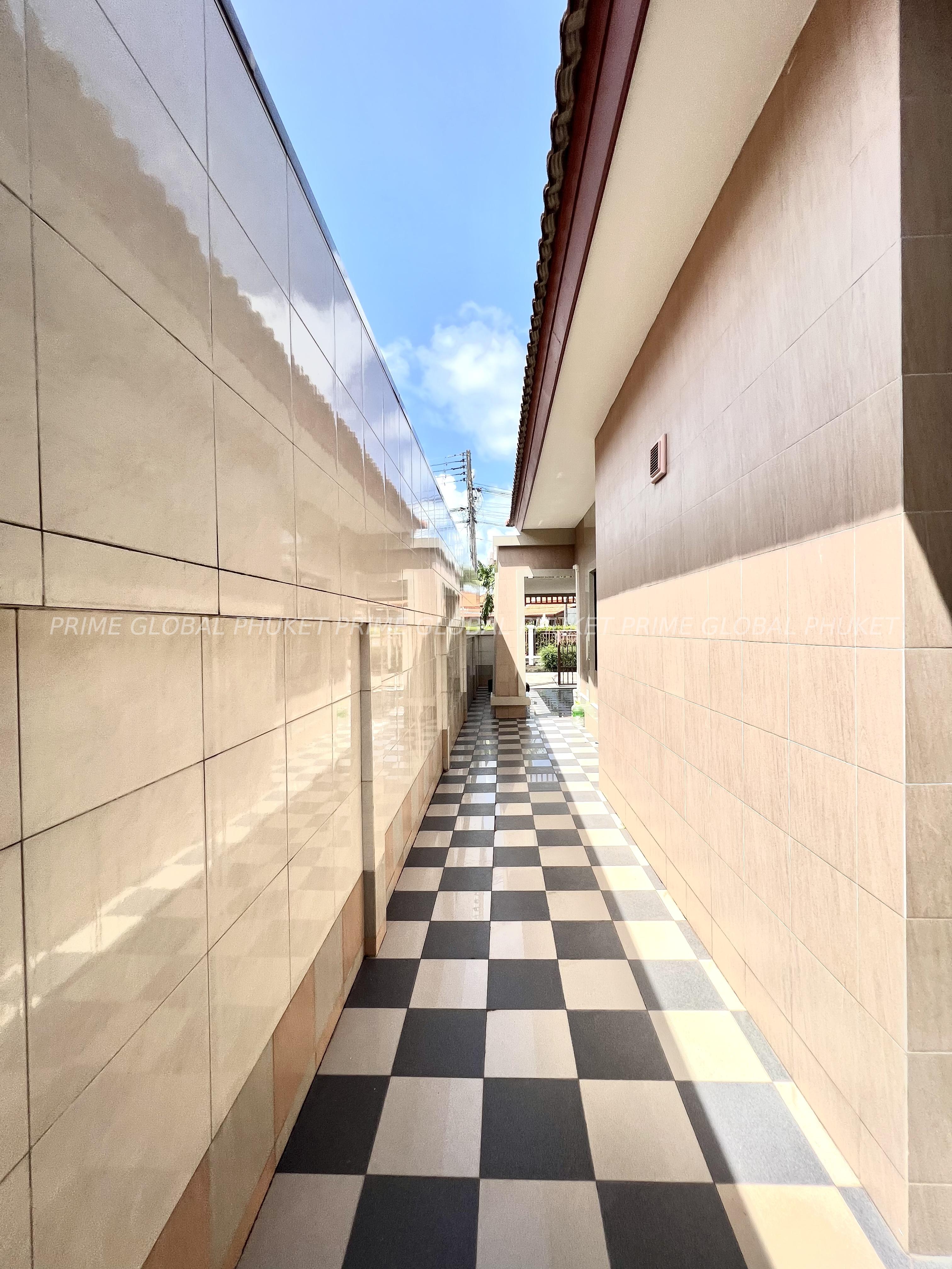 3 Bedroom 2 Bathroom  House Rent in Chalong