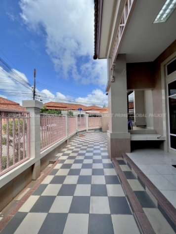 3 Bedroom 2 Bathroom  House Rent in Chalong