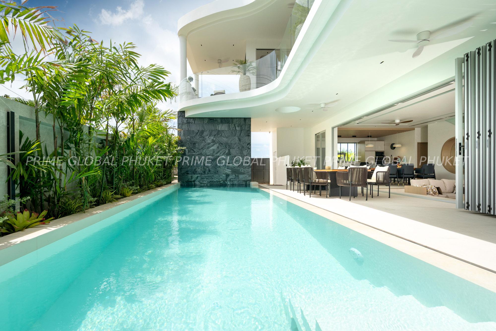 440 Sq.m Villa with 5 Bedrooms for Sale in Rawai