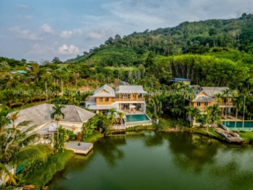 650 Sq.m Villa for Rent and Sale in Naithon