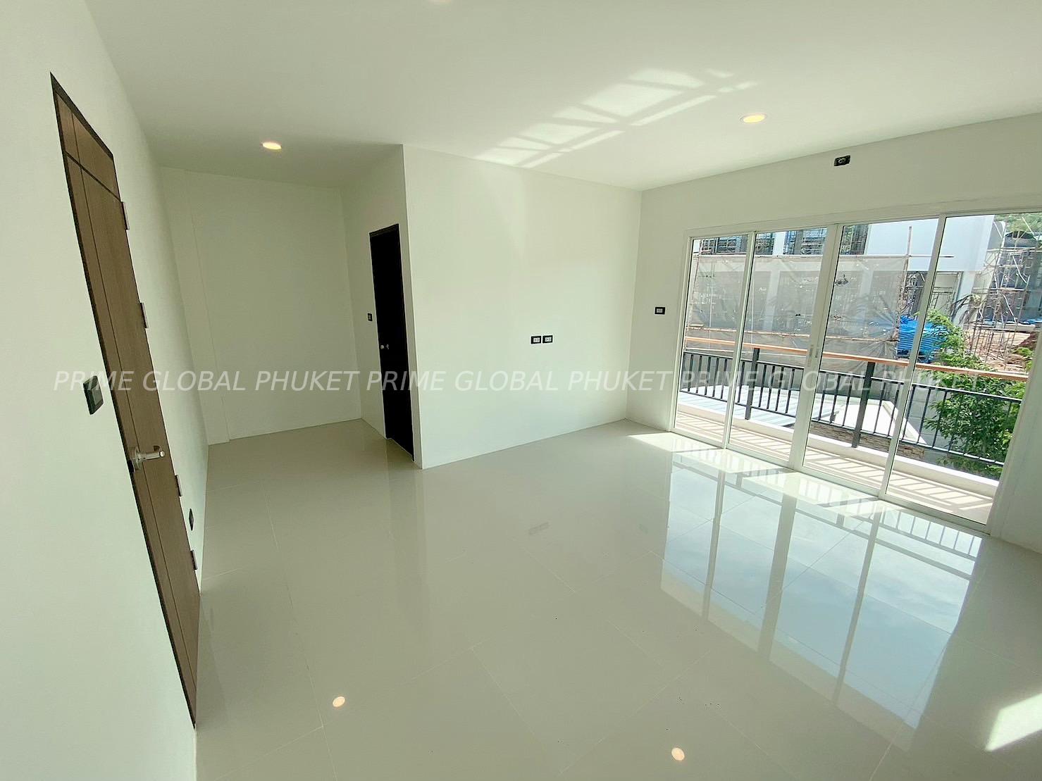 250  Sq.m Villa for Sale in Pasak