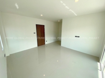 250  Sq.m Villa for Sale in Pasak