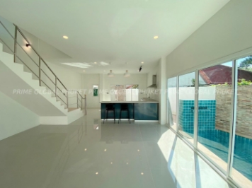 250  Sq.m Villa for Sale in Pasak