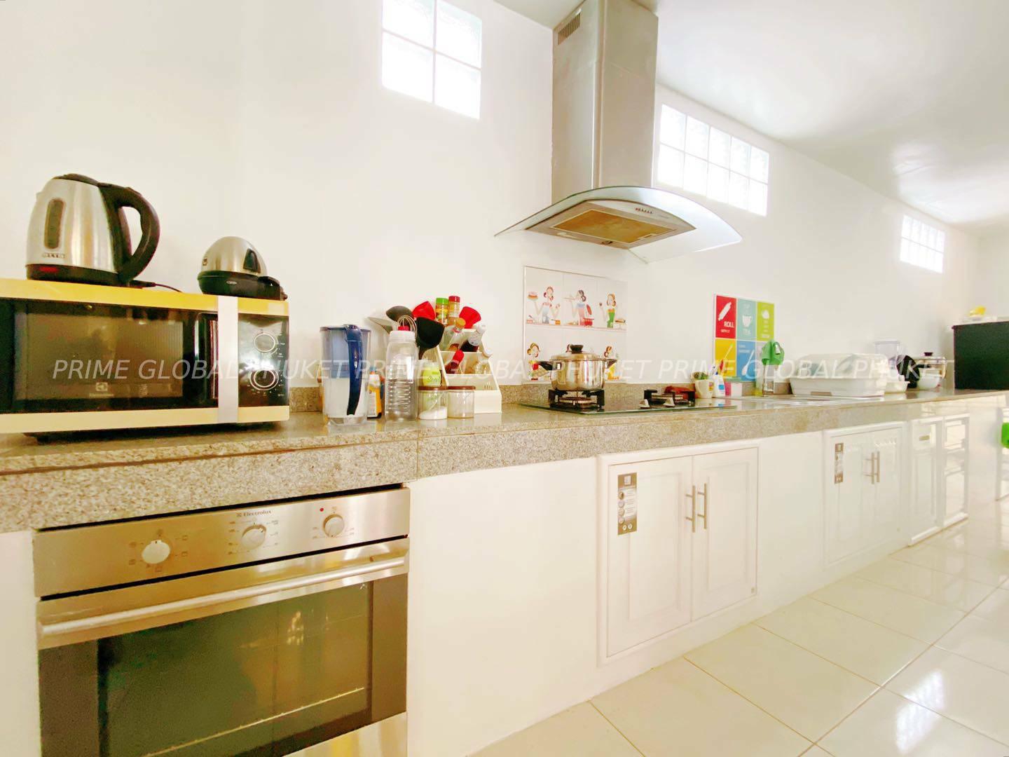 160 Sq.m Hotel for Sale in Naka