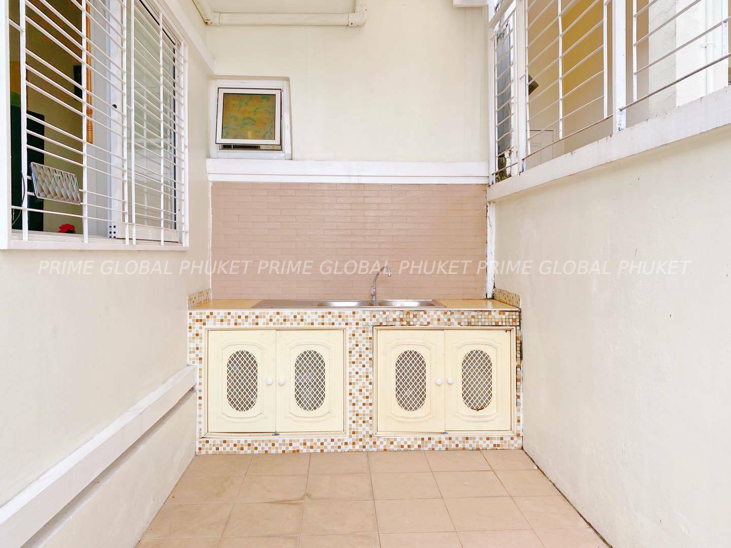 160 Sq.m Hotel for Sale in Naka