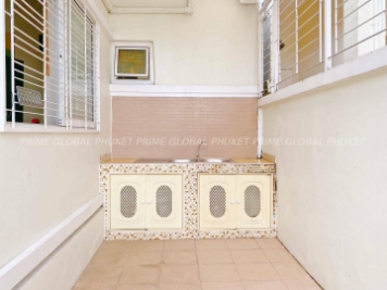 160 Sq.m Hotel for Sale in Naka
