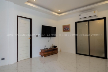 400 Sq.m Villa for Rent and Sale in Thalang