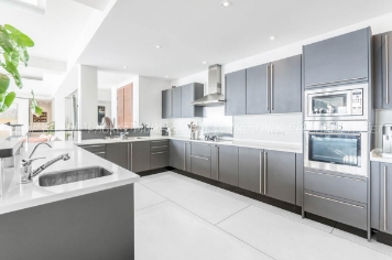 800 Sq.m Villa for Sale in Layan
