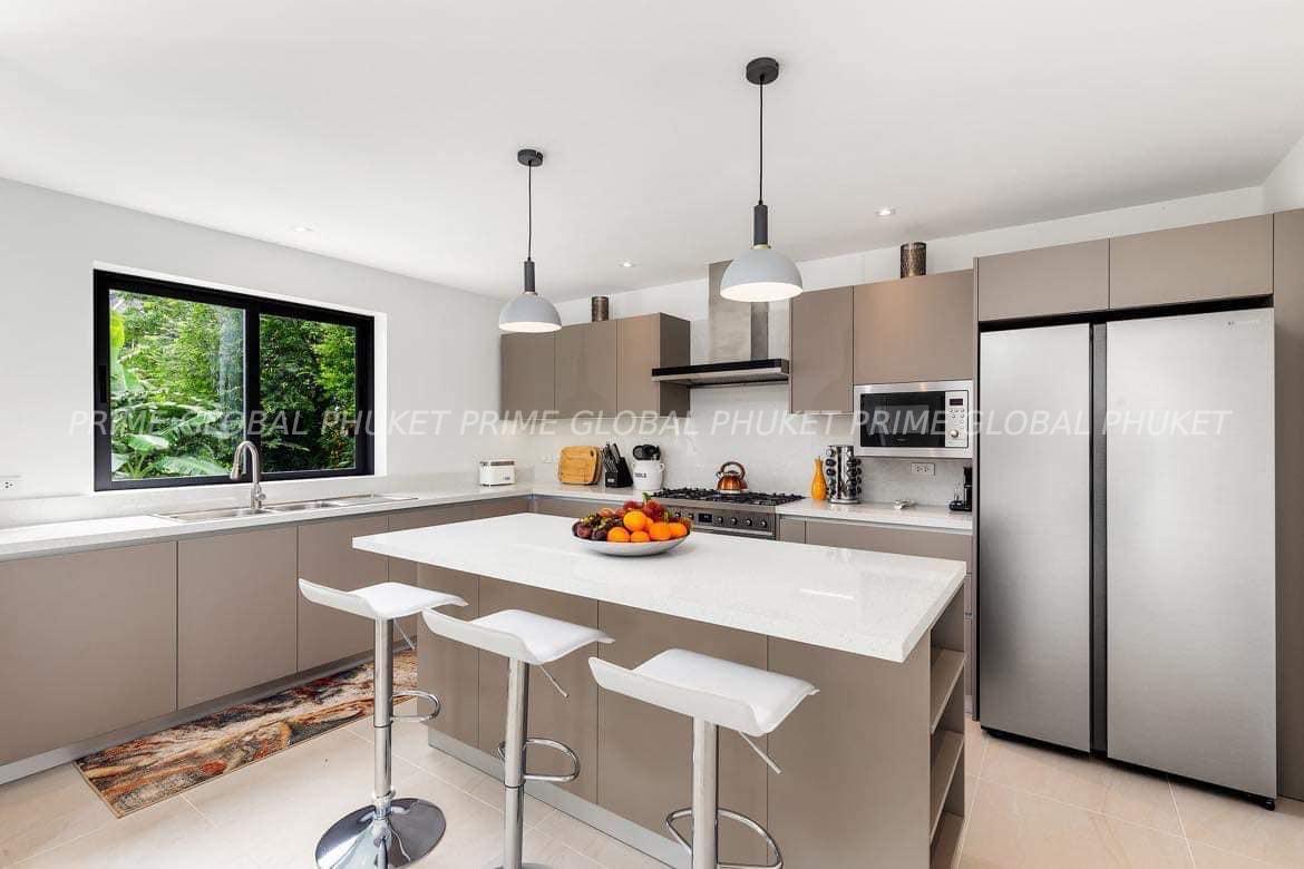 450 Sq.m Villa for Rent in Layan
