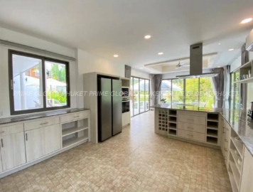 Villa for Rent and Sale in Naithon