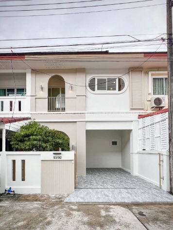 23.20 Sq.w House for Sale in Naka