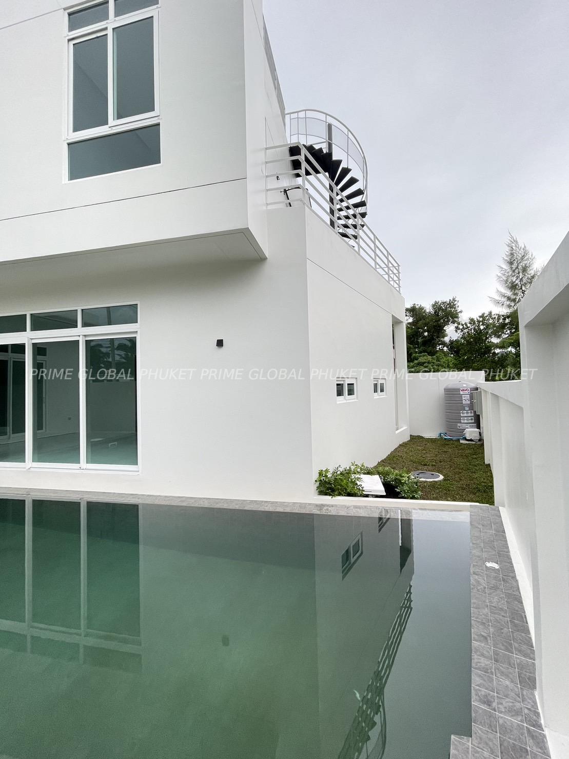 390 Sq.m. 4-BR Pool Villa for Sale in Kathu (4 Bedroom) 