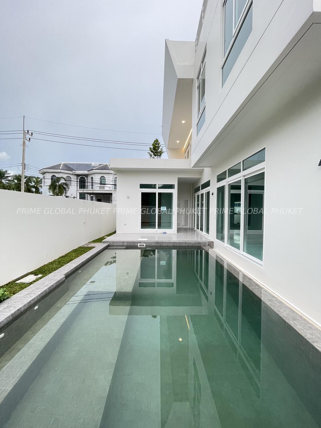 390 Sq.m. 4-BR Pool Villa for Sale in Kathu (4 Bedroom) 