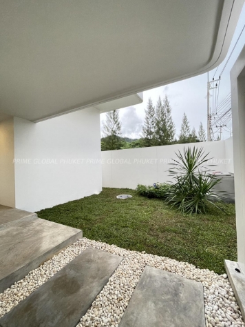 390 Sq.m. 4-BR Pool Villa for Sale in Kathu (4 Bedroom) 