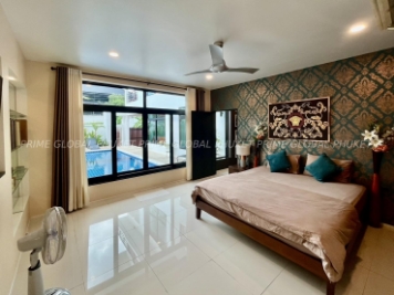 550 Sq.m Villa for Sale in Rawai