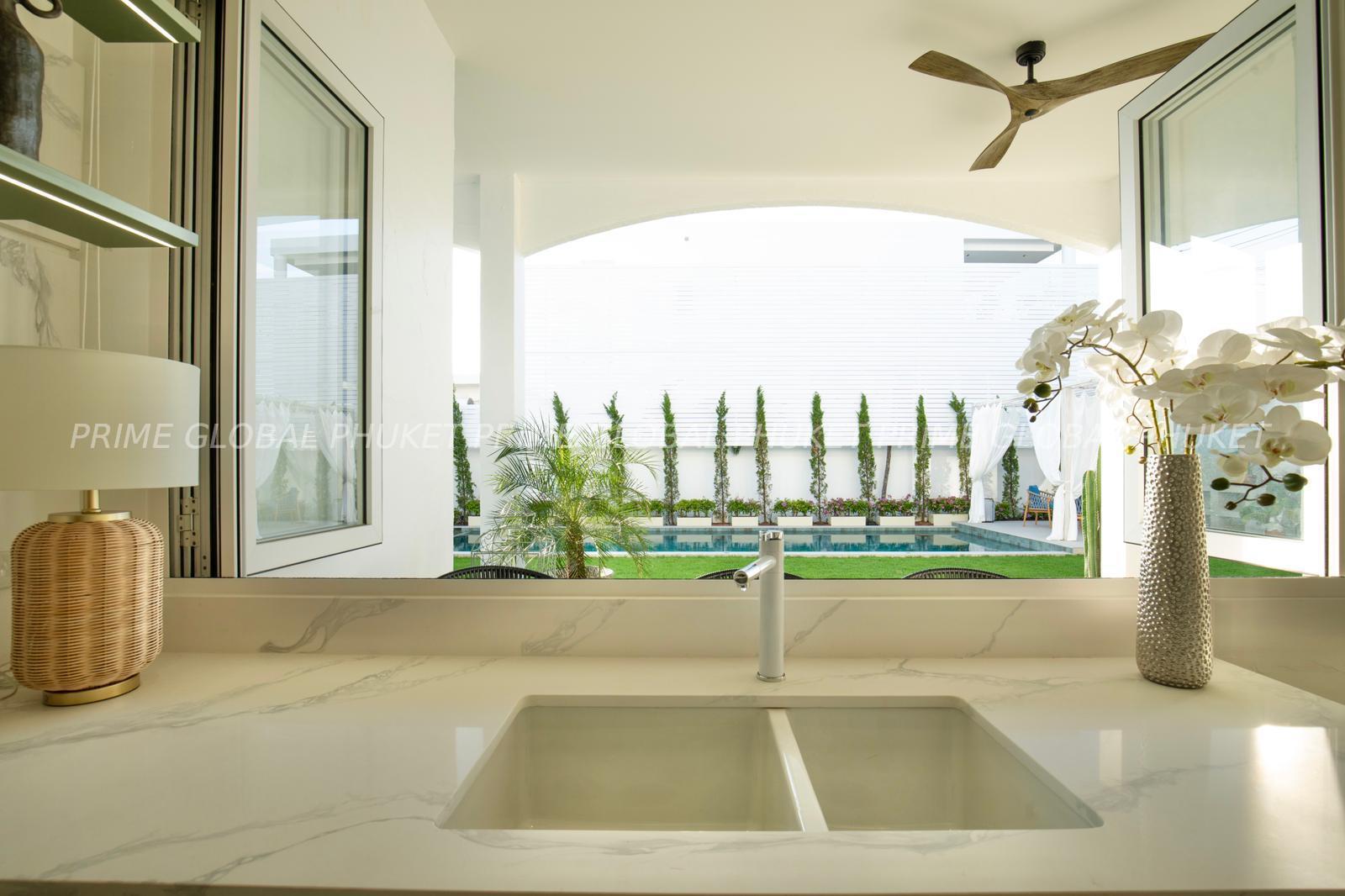 550 Sq.m Villa for Rent in Rawai
