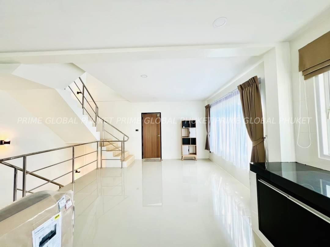 250  Sq.m Villa for Sale in Pasak