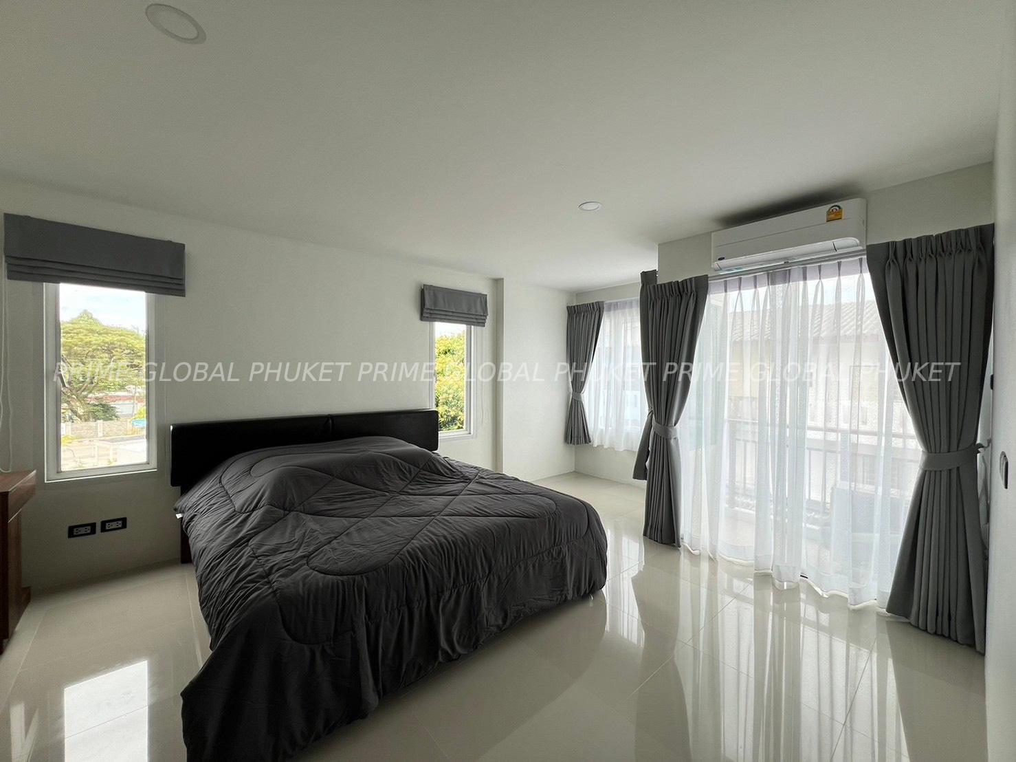 250  Sq.m Villa for Sale in Pasak