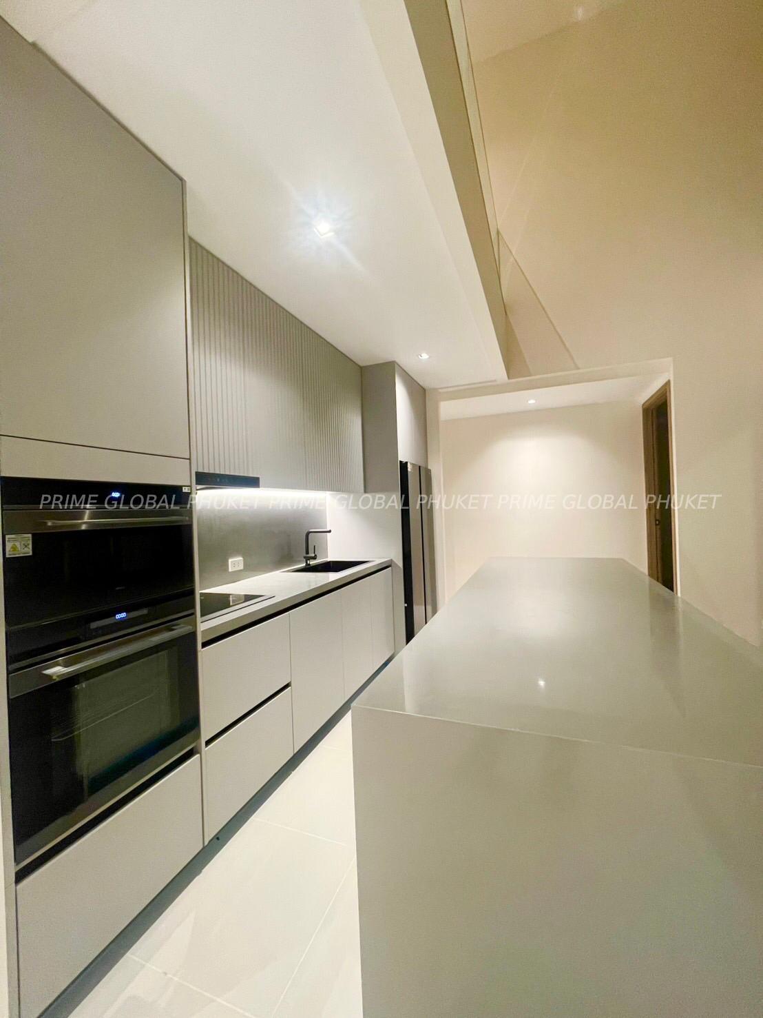 225 Sq.m Villa for Sale in Kata