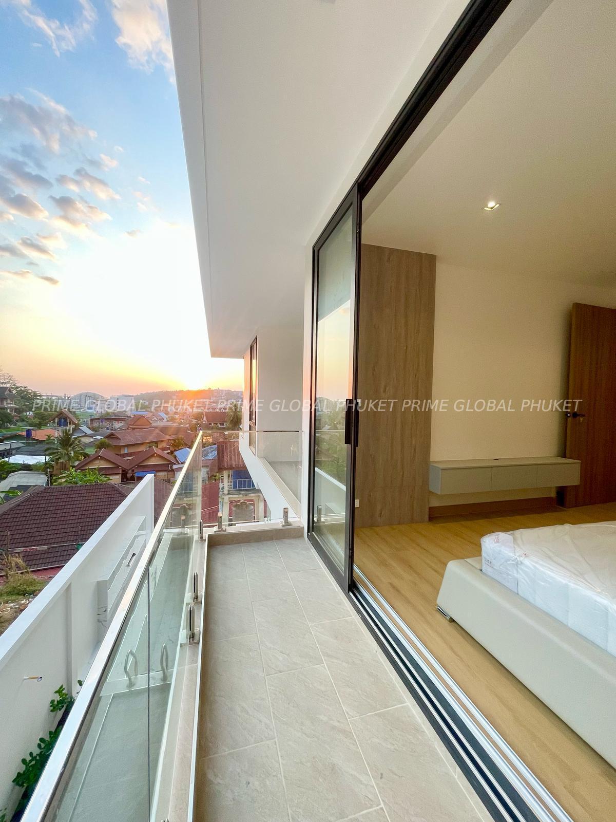 225 Sq.m Villa for Sale in Kata
