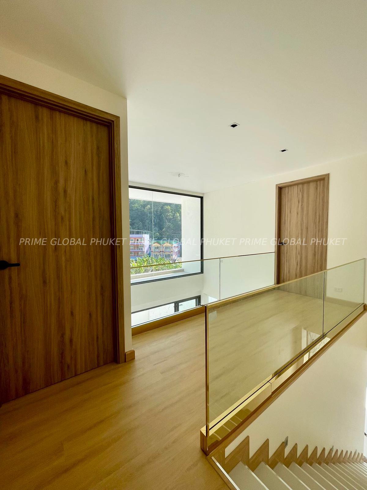 225 Sq.m Villa for Sale in Kata