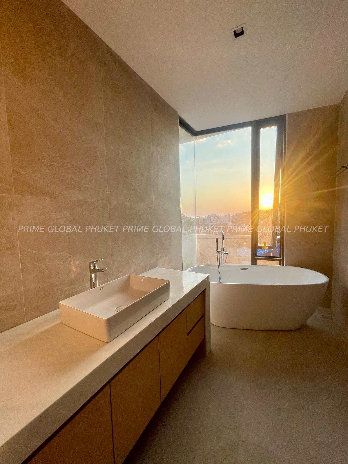 225 Sq.m Villa for Sale in Kata