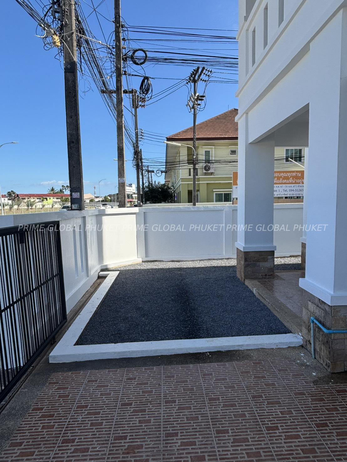 ;; Sq.m House for Rent in Naka