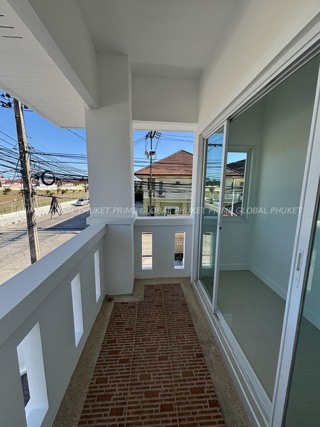 ;; Sq.m House for Rent in Naka