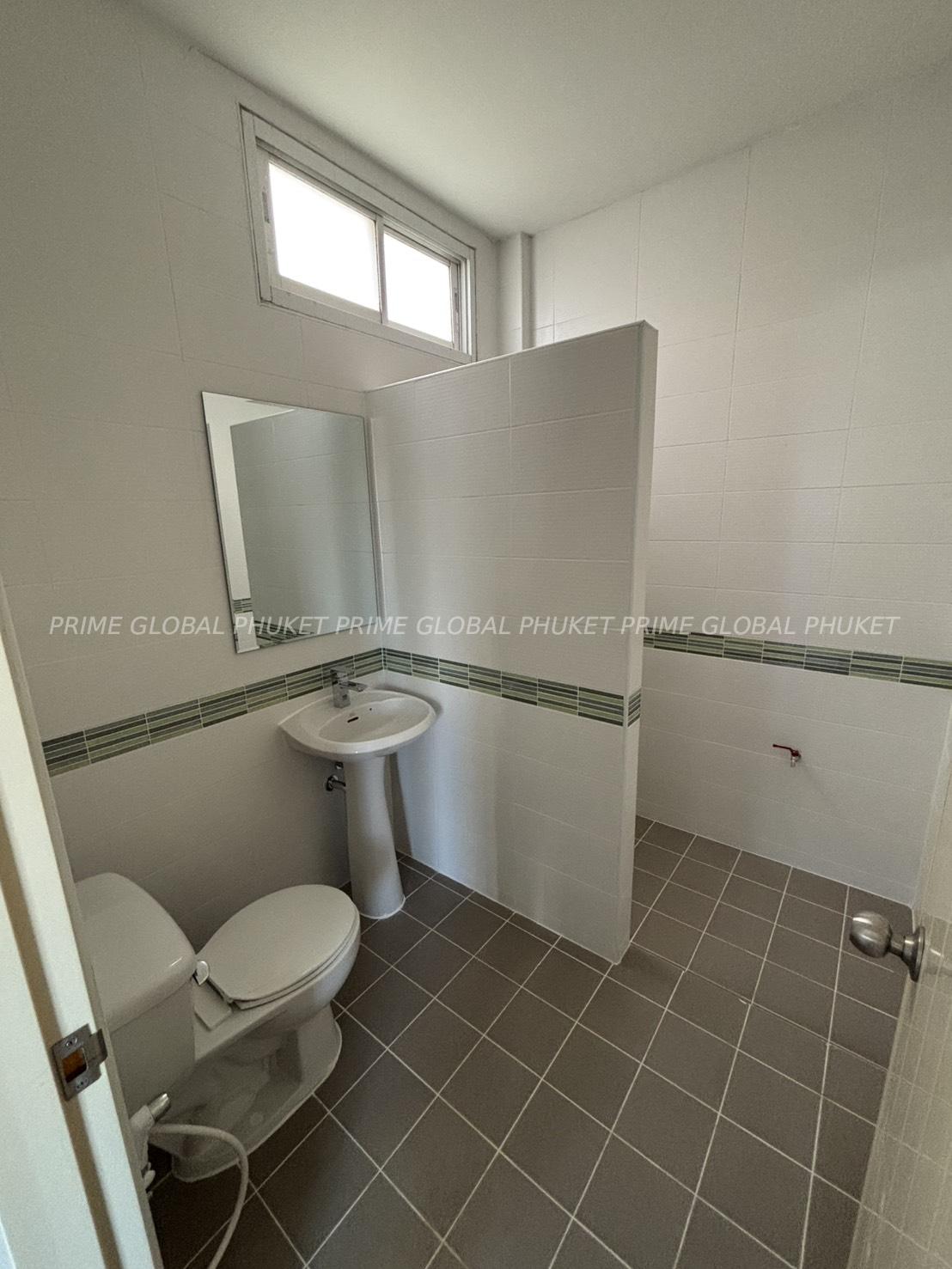 ;; Sq.m House for Rent in Naka