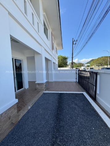 ;; Sq.m House for Rent in Naka