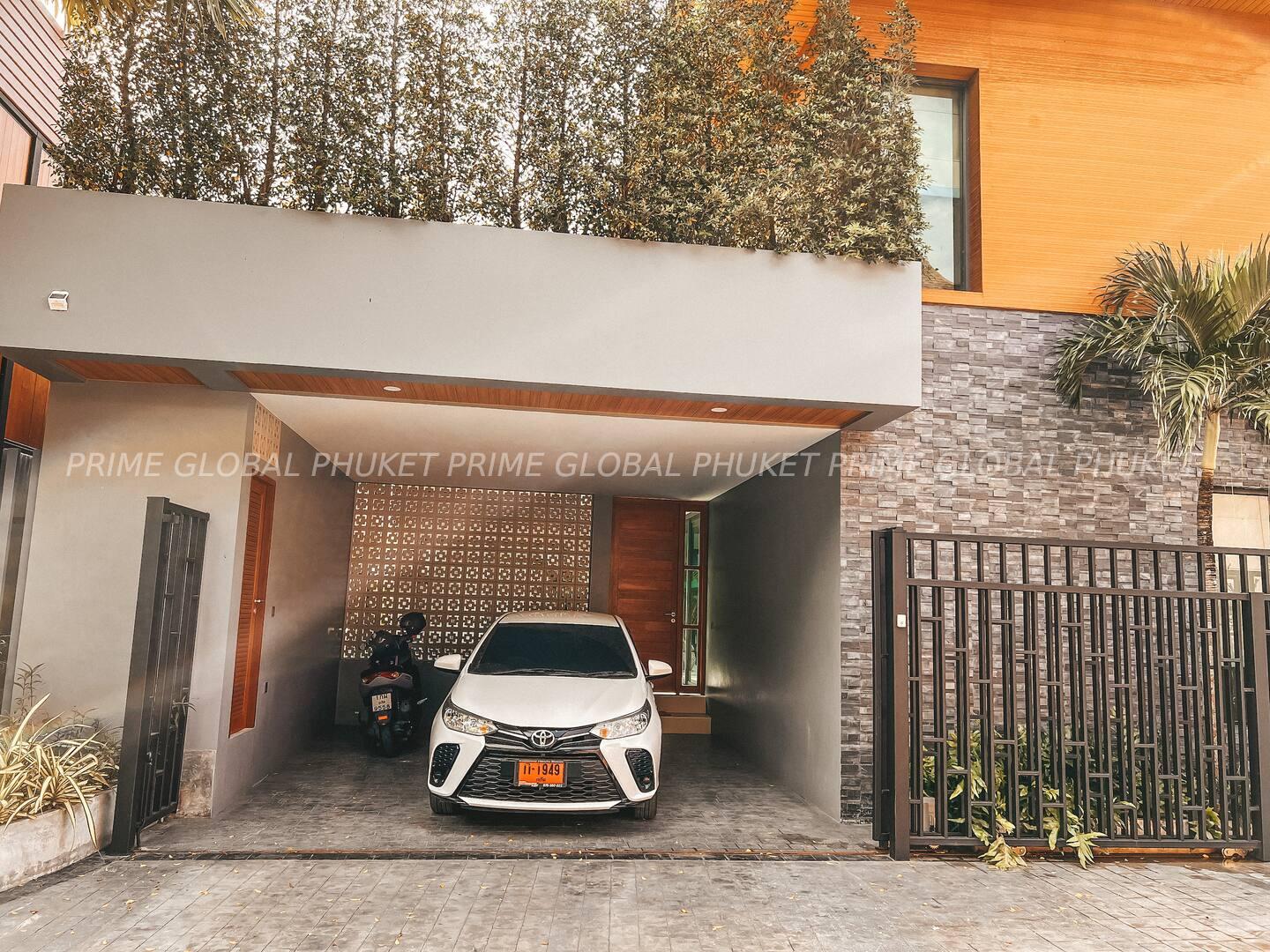 300 Sq.m Villa for Sale in Rawai