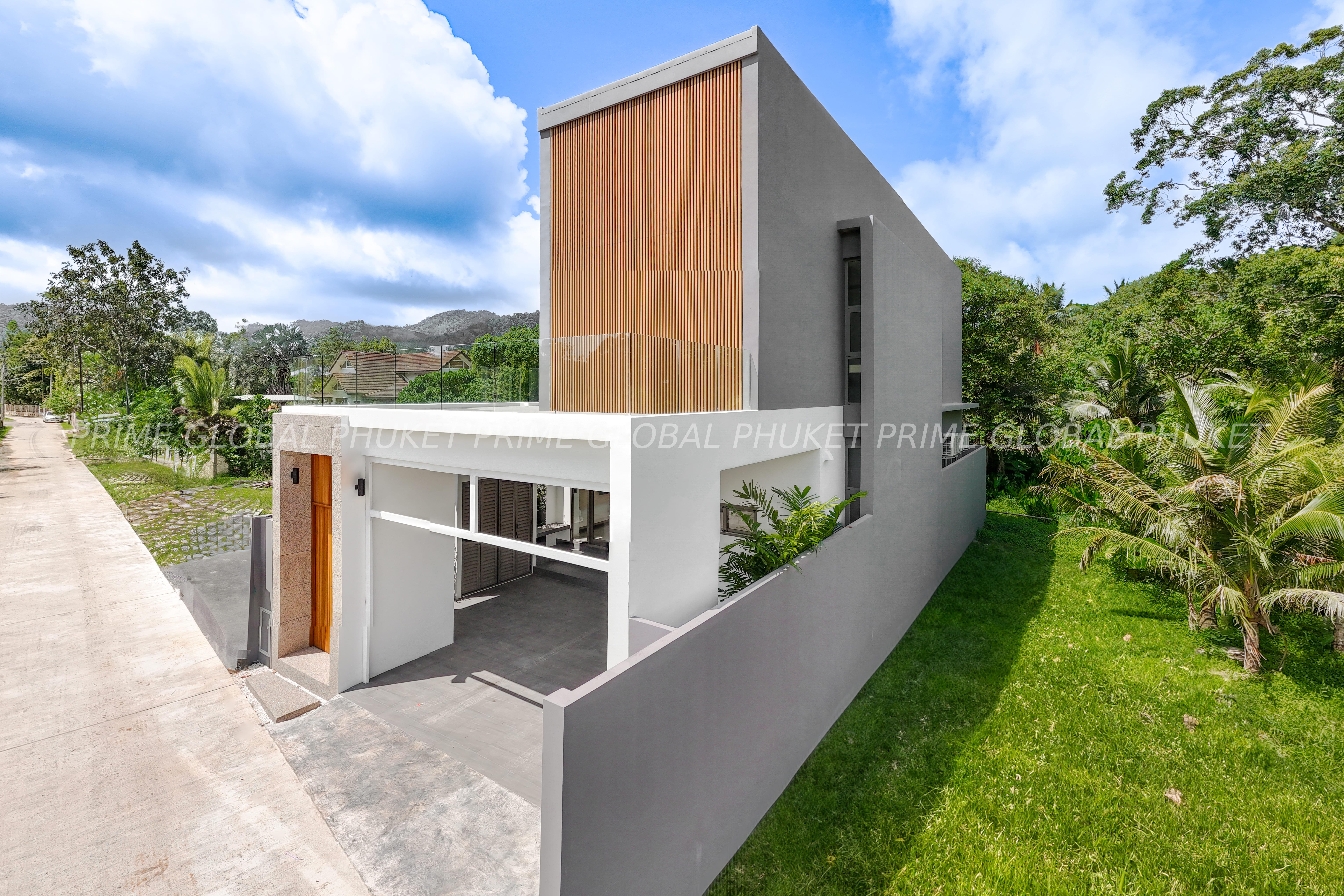 318 Sq.m Villa for Rent in Chengtalay