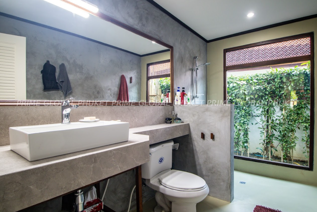 300 Sq.m Villa for Sale in Kamala
