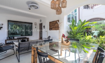 300 Sq.m Villa for Sale in Kamala