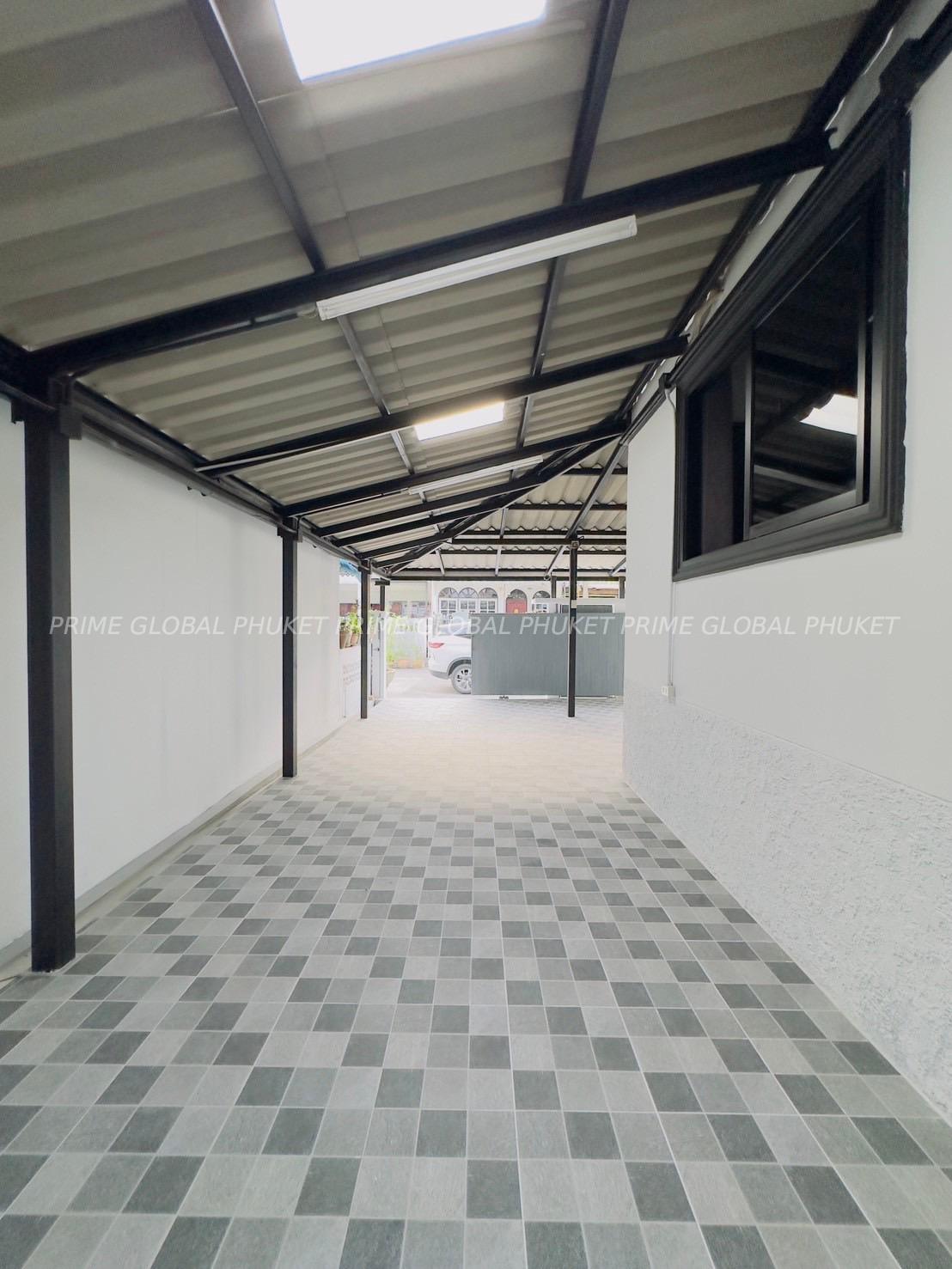 216 Sq.m House for Sale in Kathu