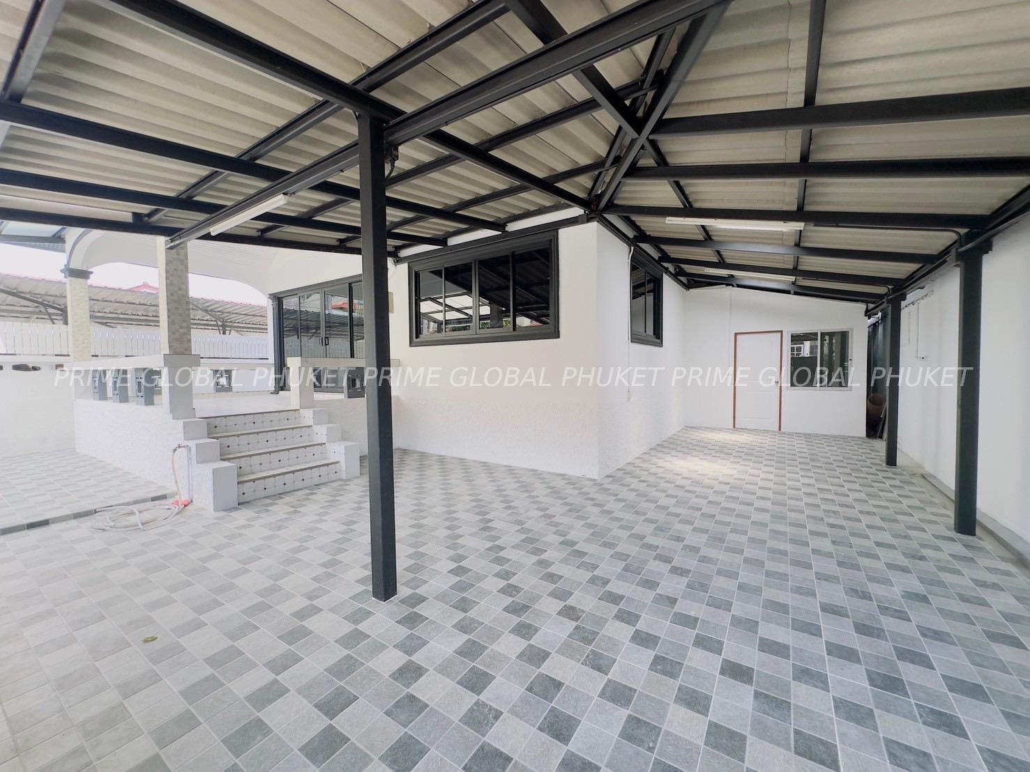 216 Sq.m House for Sale in Kathu