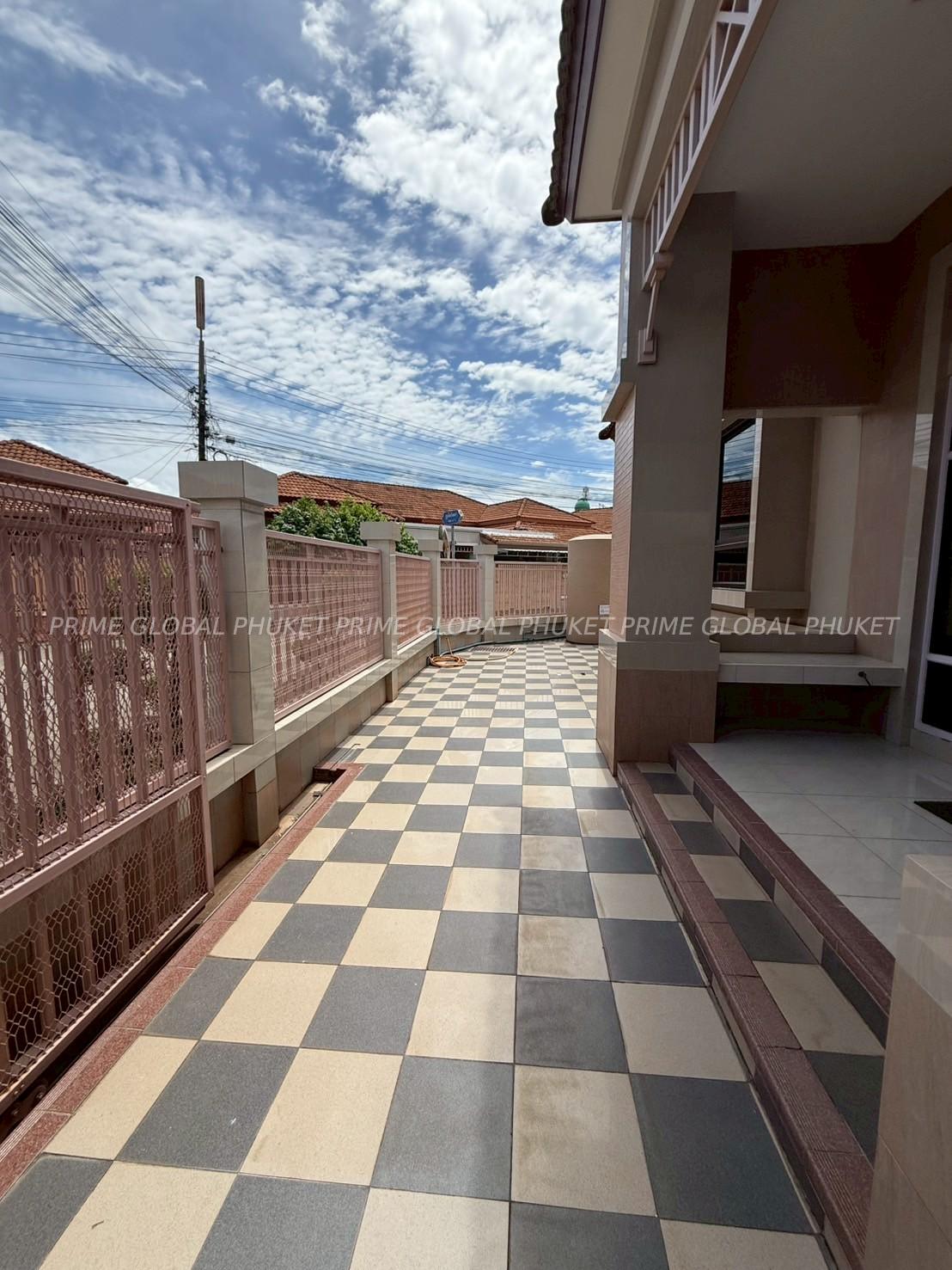 3 Bedroom 2 Bathroom  House Rent in Chalong