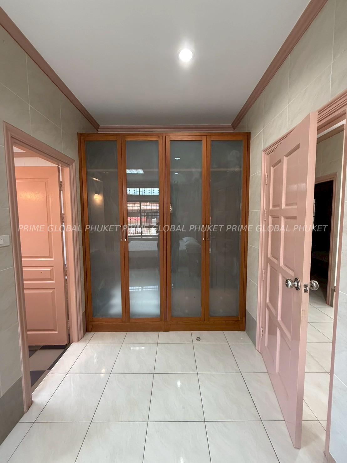 3 Bedroom 2 Bathroom  House Rent in Chalong