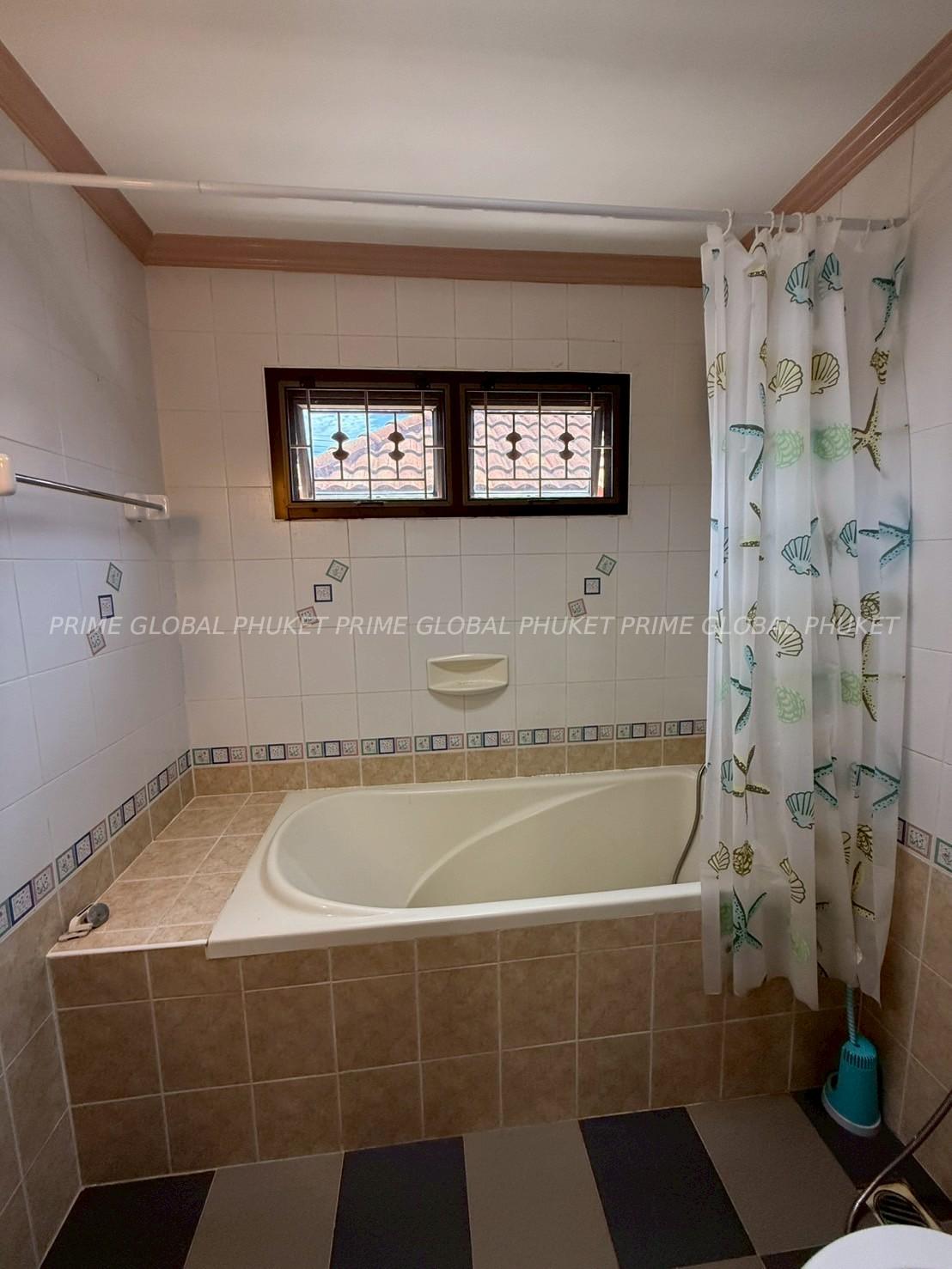 3 Bedroom 2 Bathroom  House Rent in Chalong