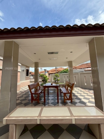 3 Bedroom 2 Bathroom  House Rent in Chalong