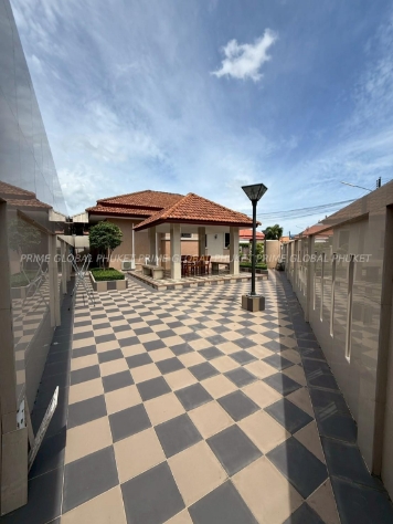 3 Bedroom 2 Bathroom  House Rent in Chalong