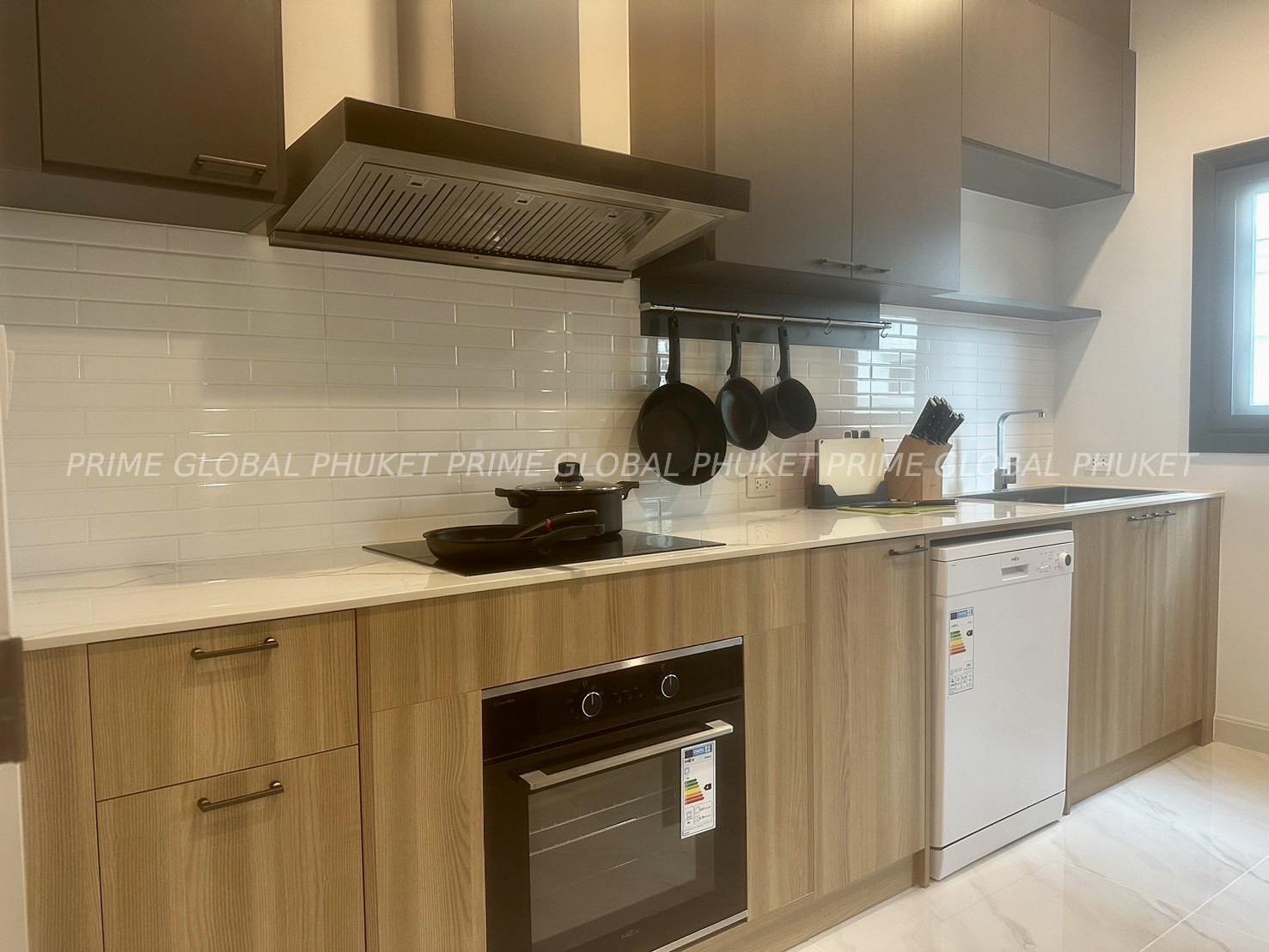 295 Sq.m House for Rent in Kohkeaw