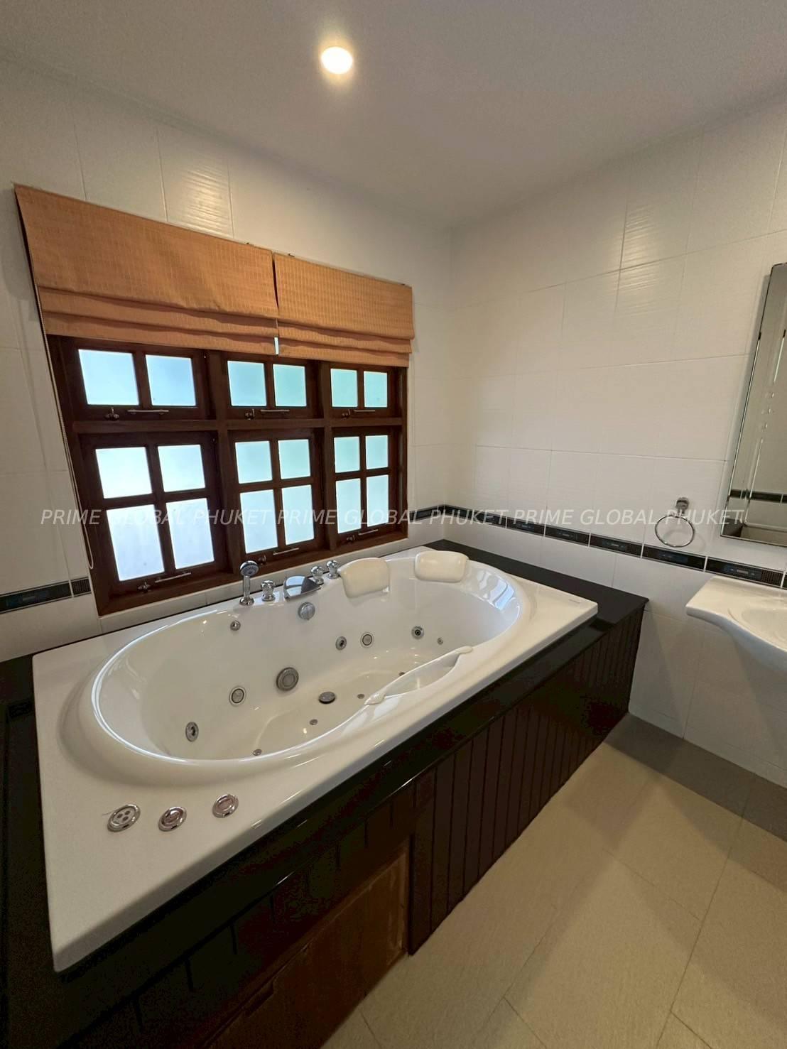 800 Sq.w Villa for Rent in Rawai