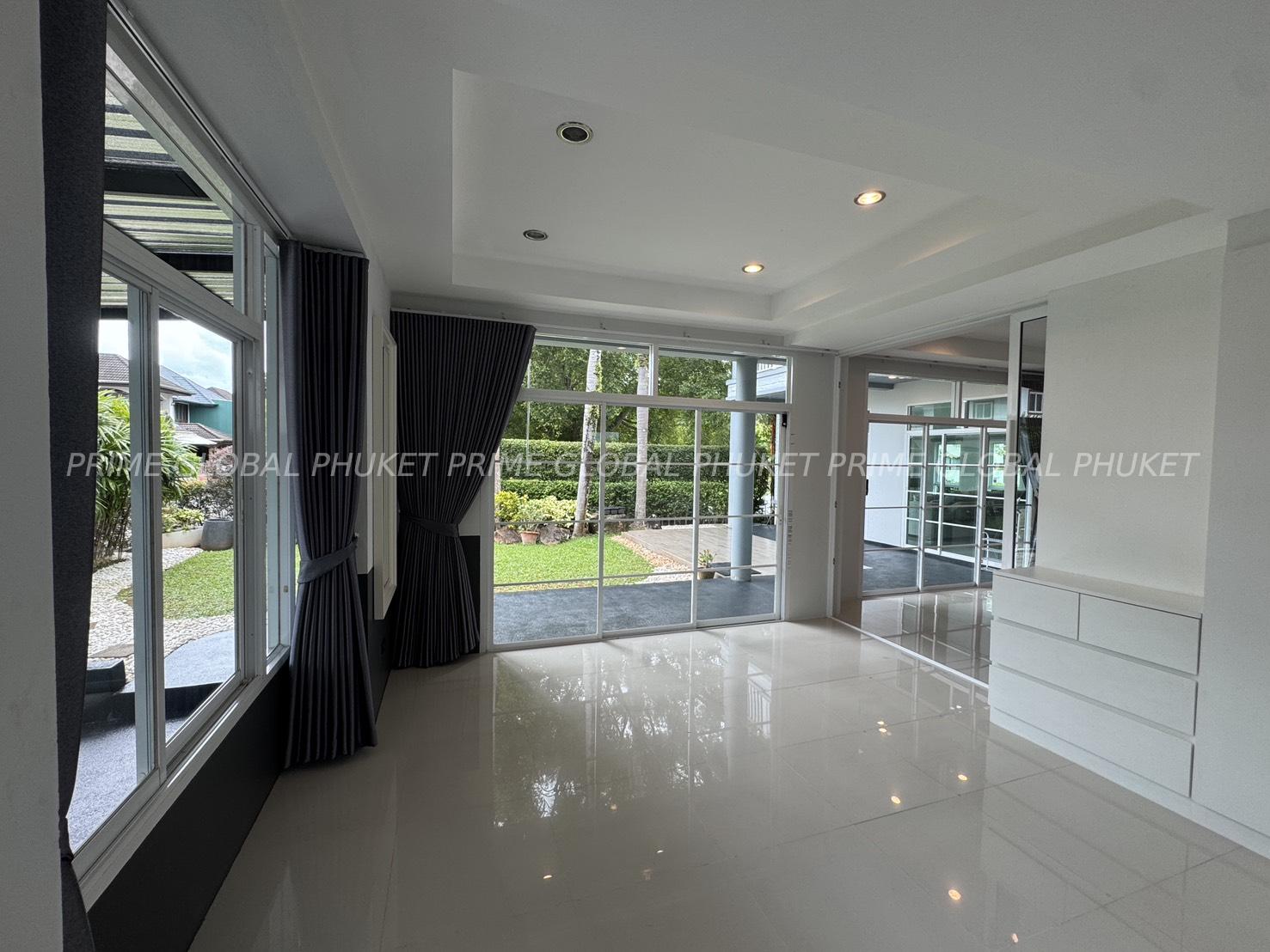 285 Sq.m Villa for Rent and Sale in Chalong