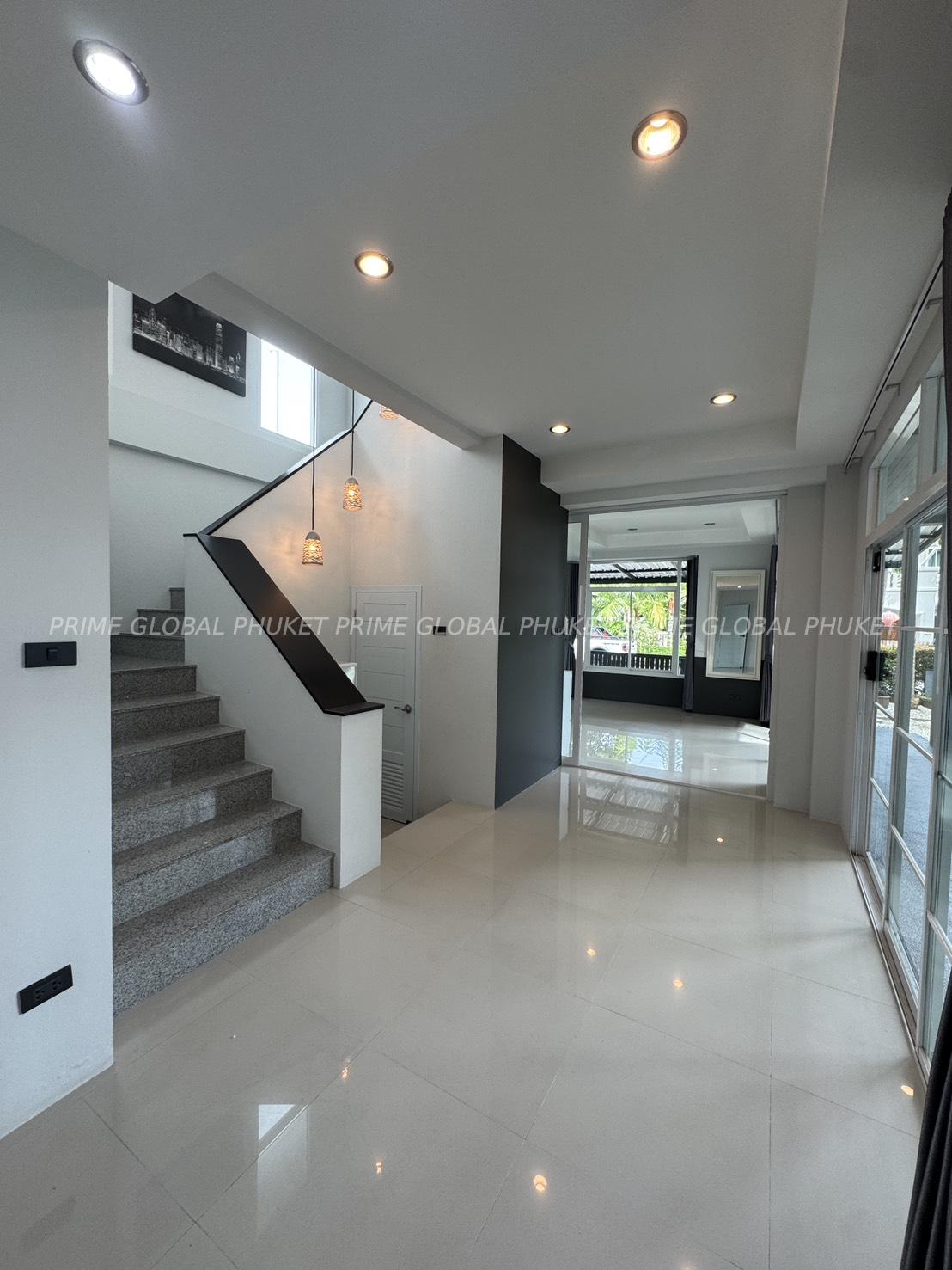 285 Sq.m Villa for Rent and Sale in Chalong