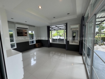 285 Sq.m Villa for Rent and Sale in Chalong