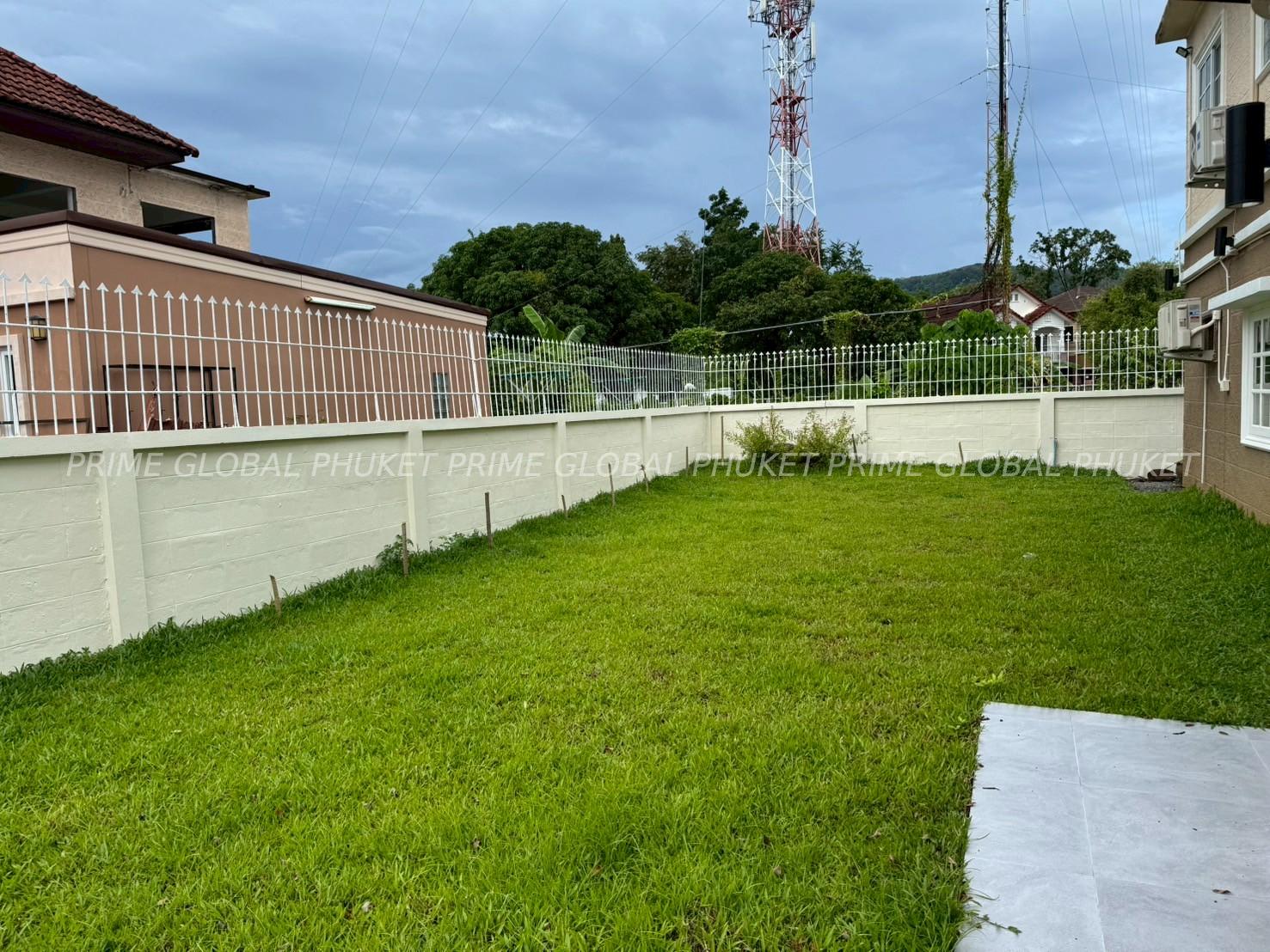 - Sq.m House for Rent in Naka