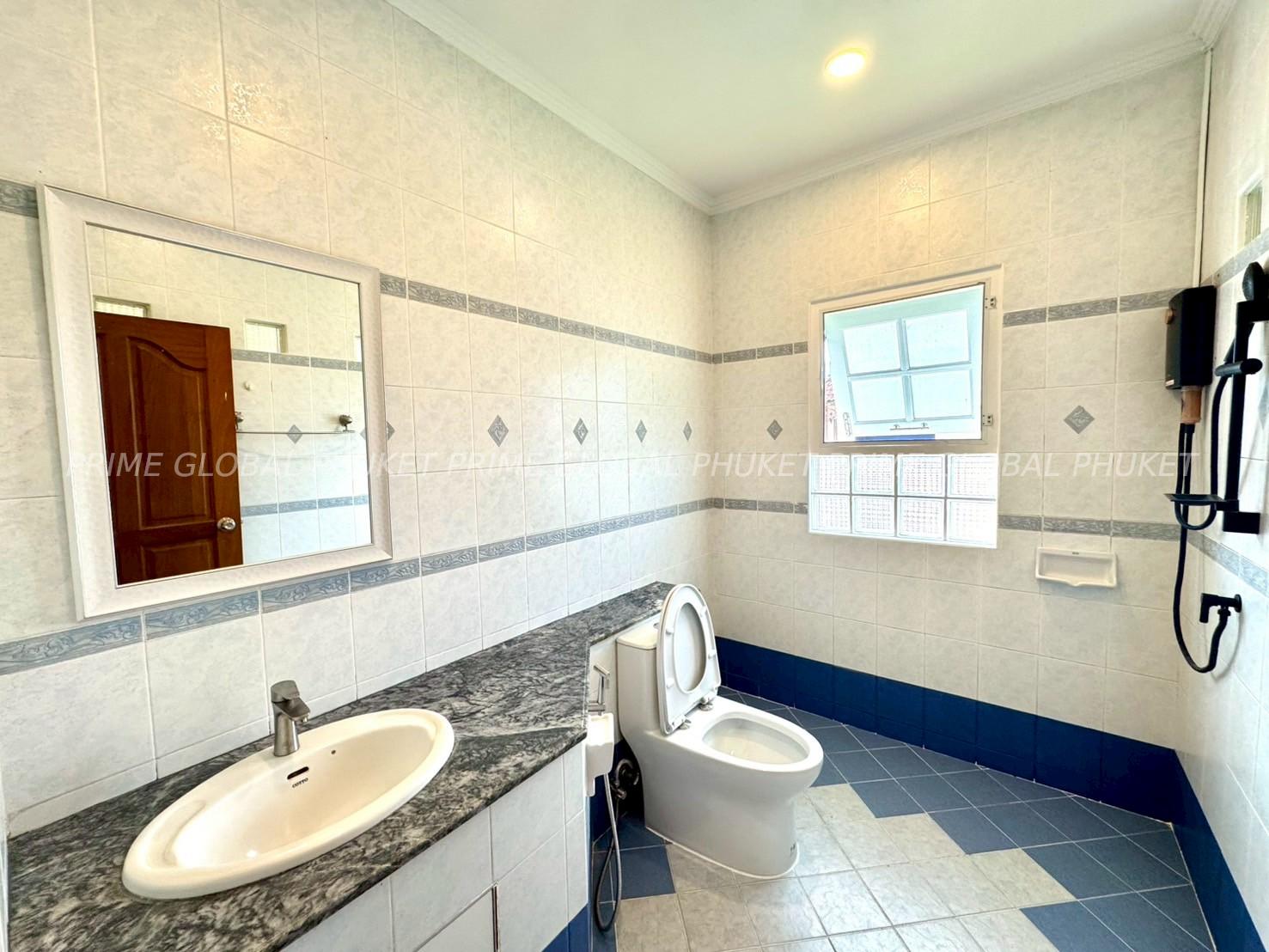 - Sq.m House for Rent in Naka